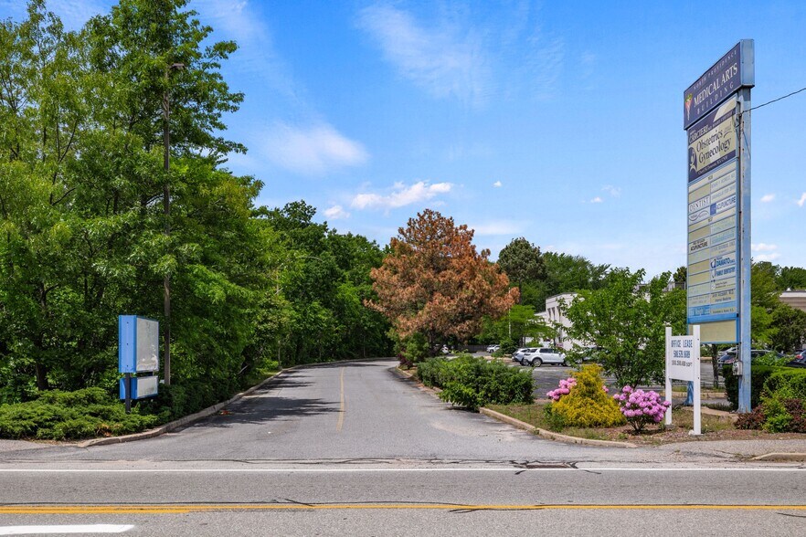 More Photos Of 1637 Mineral Spring Ave, North Providence Medical For Lease