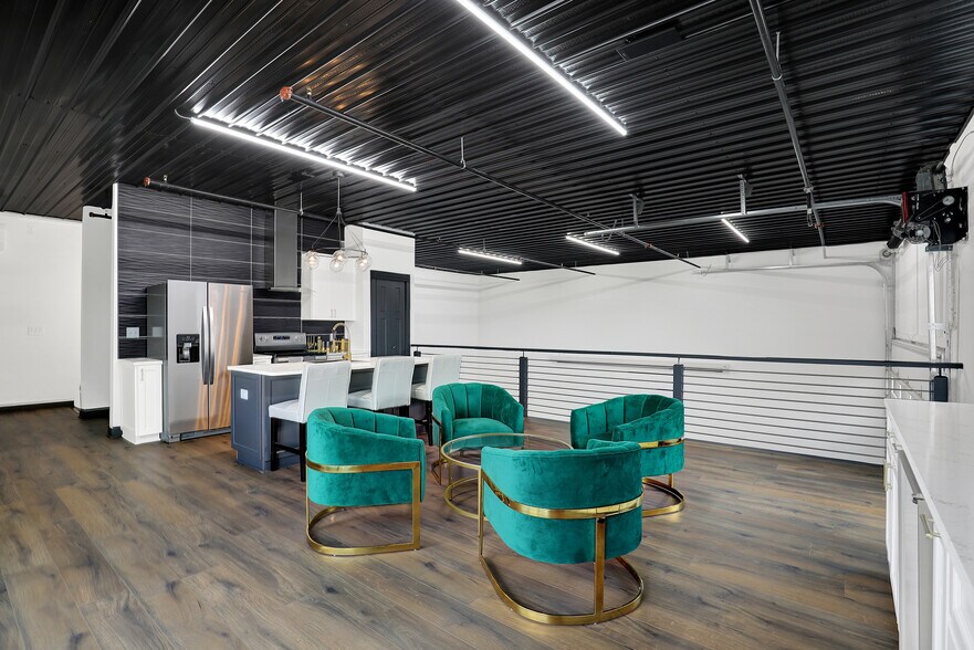 More Photos Of 17725 Motor District Cir, Carmel Showroom For Sale