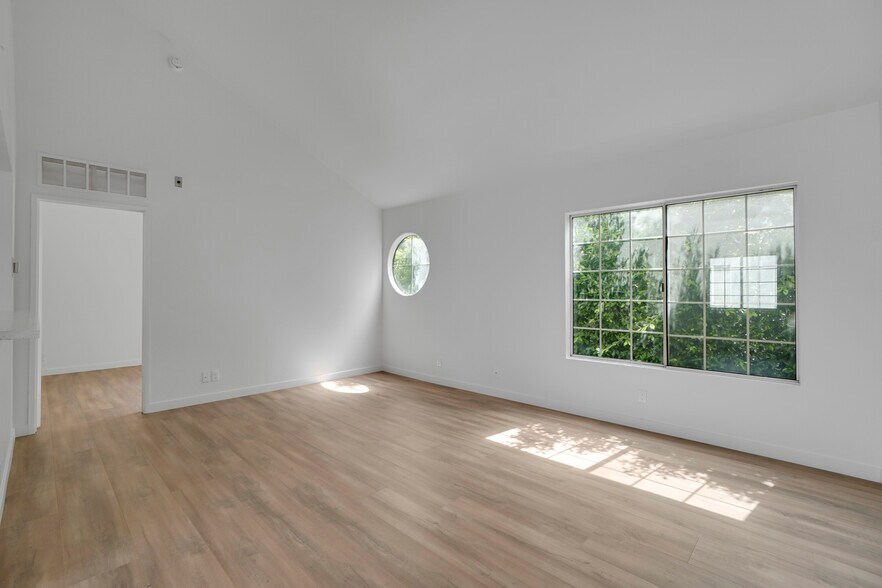 More Photos Of 519 South St, Glendale Apartments For Sale