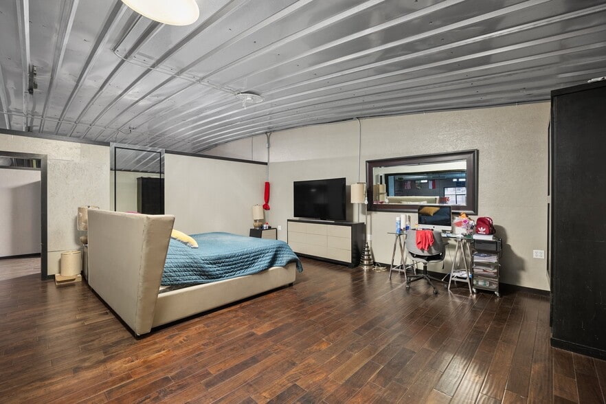 More Photos Of 8517 State Highway 107, Mission Storefront For Sale