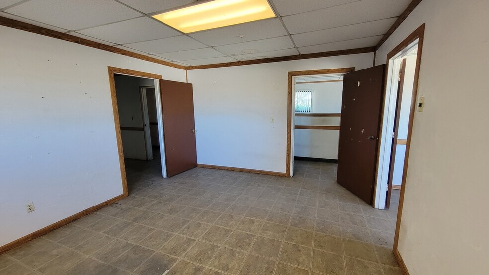 More Photos Of 5260 E Canada St, Tucson Manufacturing For Sale