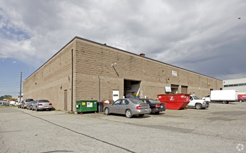 More Photos Of 7195 Tranmere Dr, Mississauga Warehouse For Lease