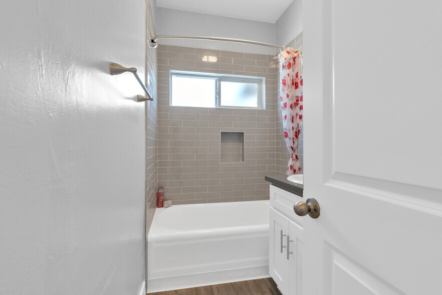 More Photos Of 1211 Magnolia Ave, Long Beach Apartments For Sale