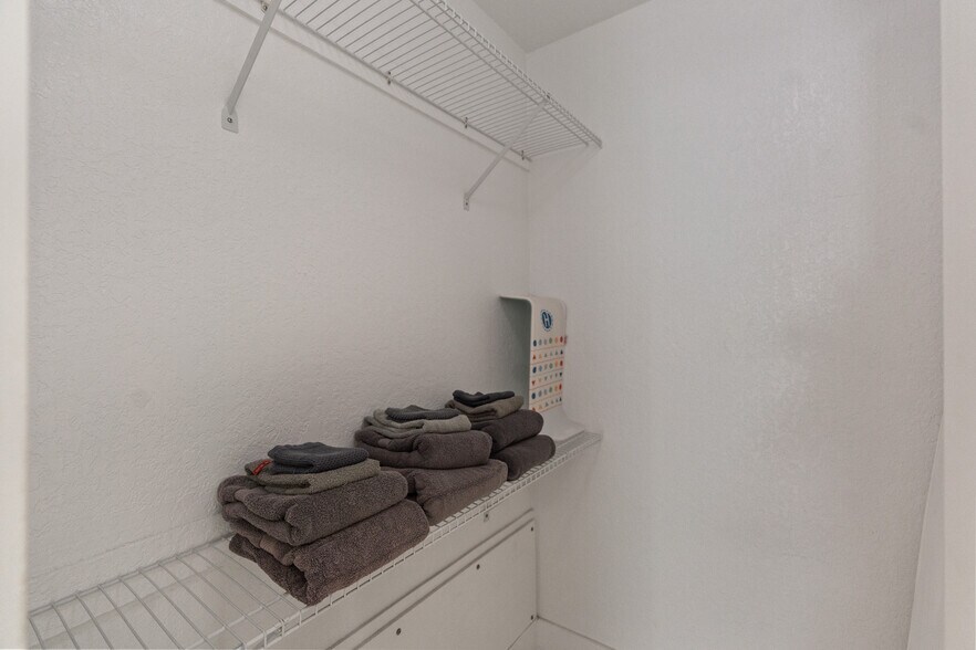 More Photos Of 1520 NE 51st St, Fort Lauderdale Apartments For Sale