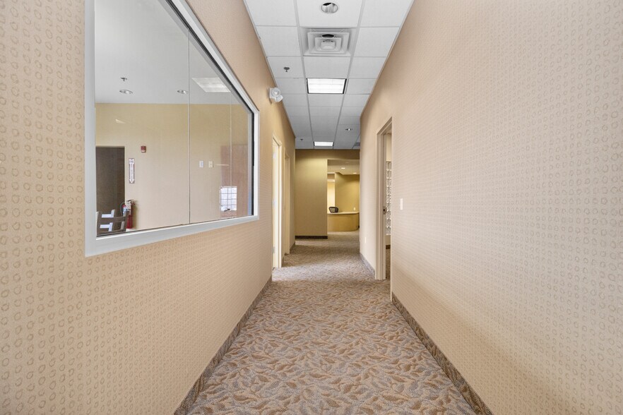 More Photos Of 200 City Hill Dr, London Medical For Sale