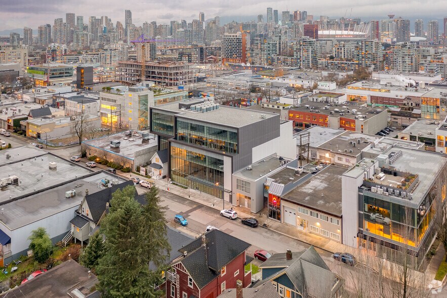 More Photos Of 63 6 Th Av W, Vancouver Medical For Sale