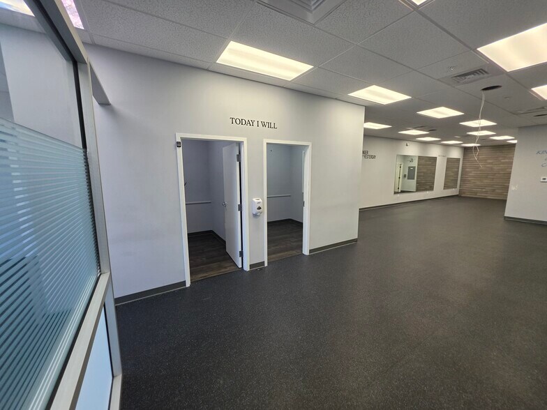 More Photos Of 700 SW Pine Island Rd, Cape Coral Unknown For Lease