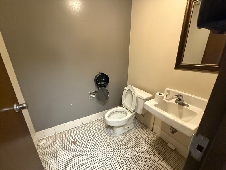 More Photos Of 4620-4692 Cottage Grove Rd, Madison Unknown For Lease