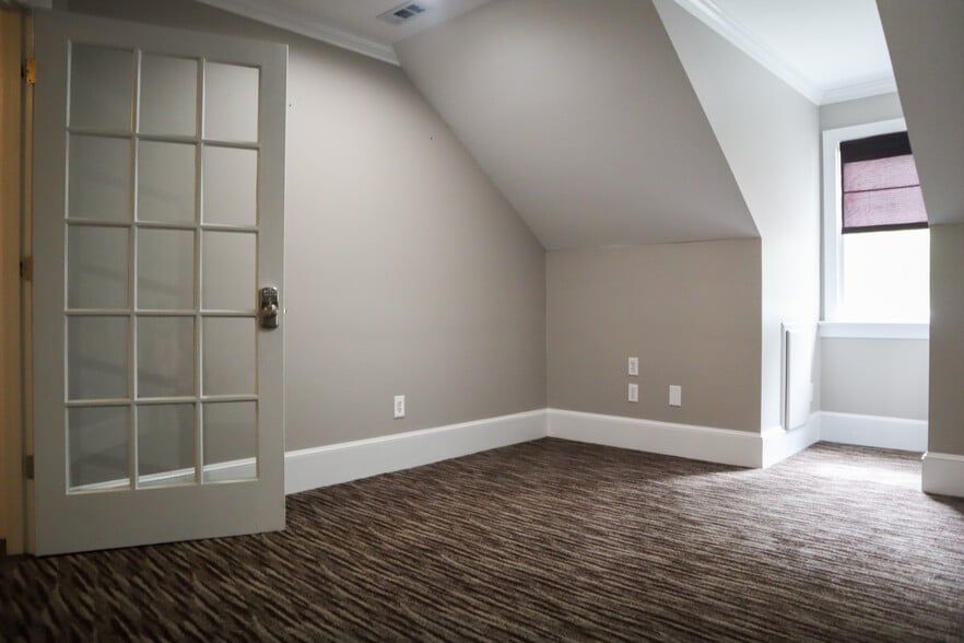 More Photos Of 5540 Mcneely Dr, Raleigh Office Residential For Sale