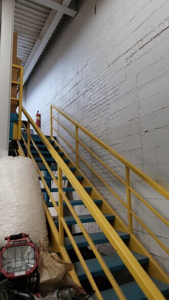 More Photos Of 130 Lenox Ave, Stamford Warehouse For Sale