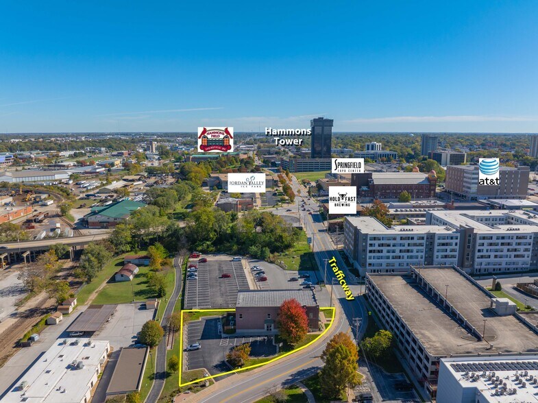 More Photos Of 425 E Trafficway St, Springfield Office For Sale