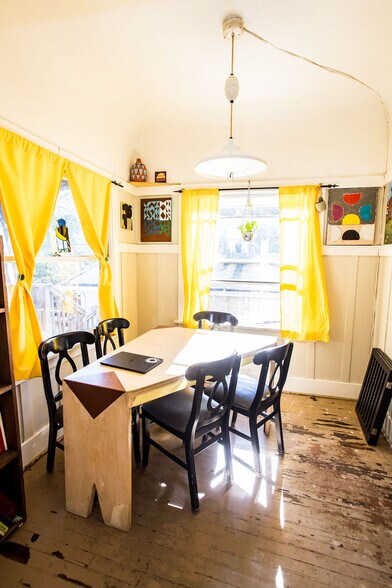 More Photos Of 219 John St, Oakland Apartments For Sale