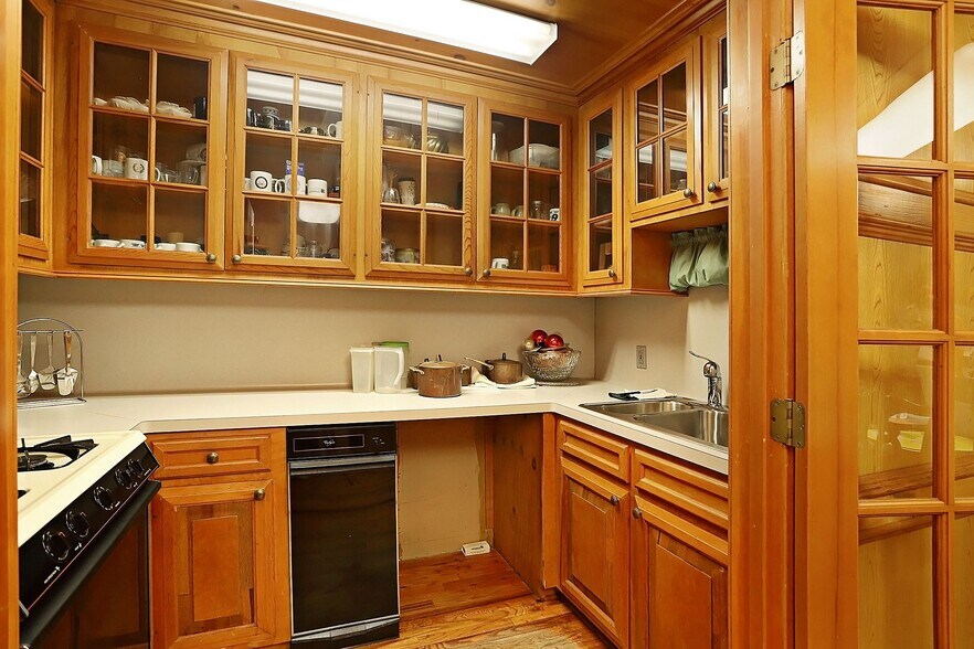 More Photos Of 6130 Wheatley St, Houston General Retail For Sale