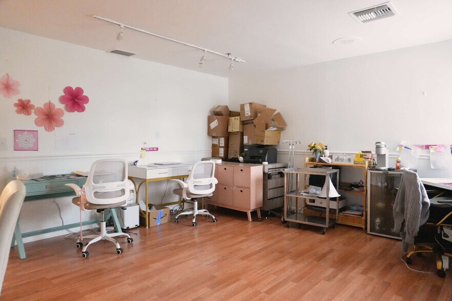 More Photos Of 1617 S Tuttle Ave, Sarasota Medical For Sale