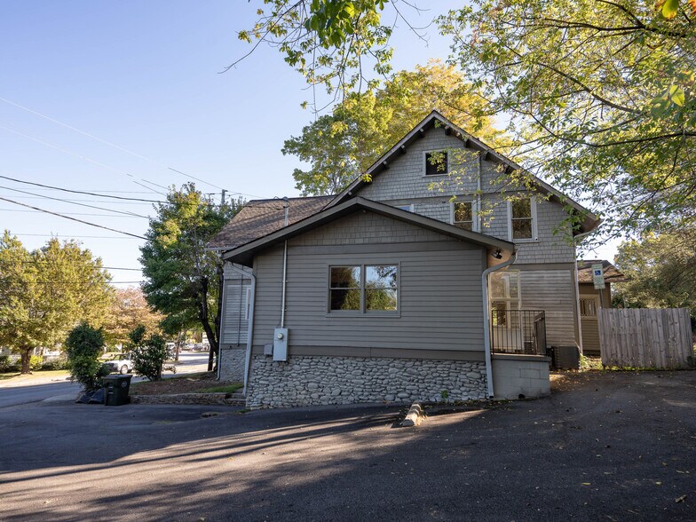 More Photos Of 99 Walnut St, Waynesville Office Residential For Sale