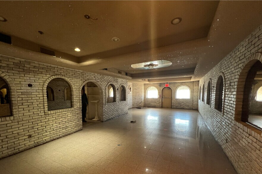 More Photos Of 9625 Rockaway Blvd, Ozone Park Restaurant For Sale