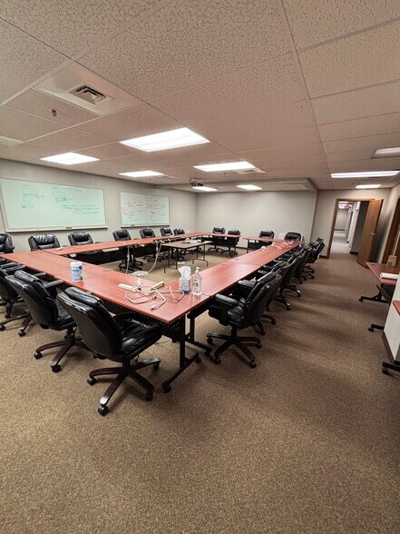 More Photos Of 456 Fulton St, Peoria Office For Sale
