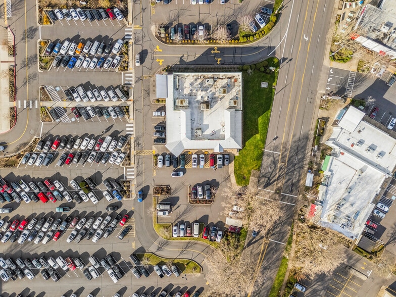 More Photos Of 1060 Valley River Way, Eugene Restaurant For Sale