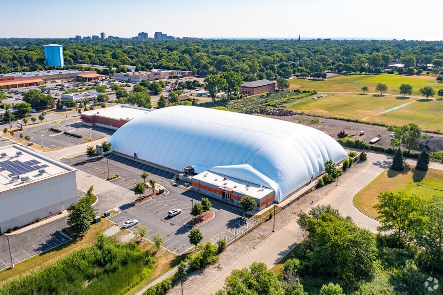 More Photos Of 2454 Oakton St, Evanston Baseball Field For Sale