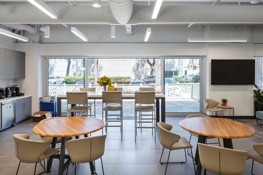 More Photos Of 2231 Rutherford Rd, Carlsbad Office For Lease