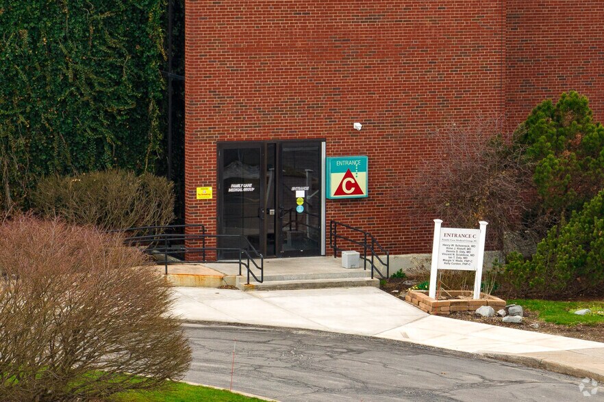 More Photos Of 5700 W Genesee St, Camillus Healthcare For Lease