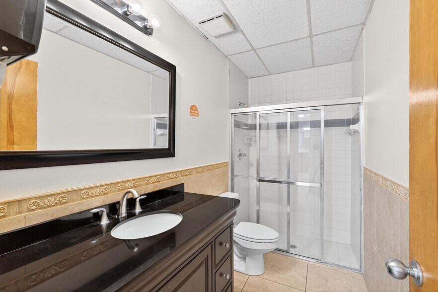 More Photos Of 220 N Westmonte Dr, Altamonte Springs Medical For Lease