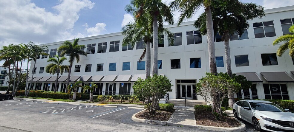 More Photos Of 7950 NW 53rd St, Doral Medical For Lease