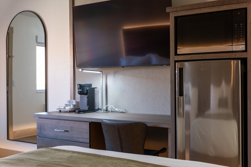 More Photos Of 245 N Red Cliffs Dr, St George Hotel For Sale