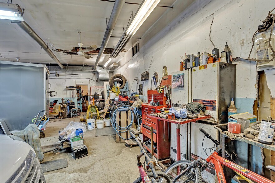 More Photos Of 73 King St E, Kawartha Lakes Auto Repair For Sale