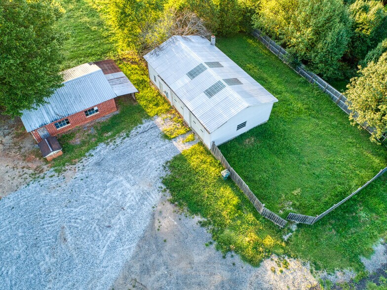 More Photos Of 690 River Highway Unit #3, Mooresville Freestanding For Sale