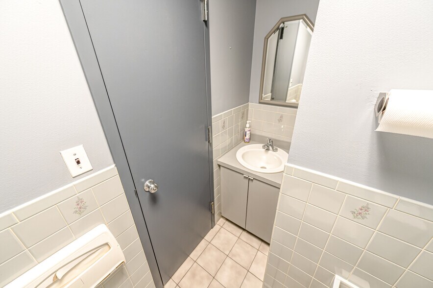 More Photos Of 57 Old Country Rd, Westbury Office For Sale