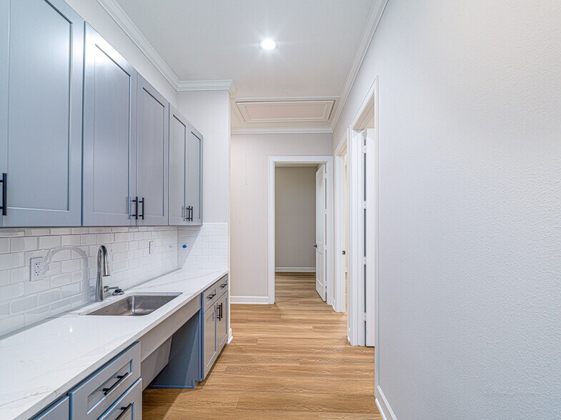 More Photos Of 1325 Main St, Katy Office Residential For Sale