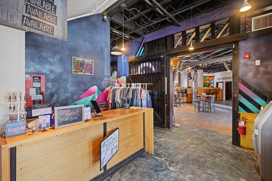 More Photos Of 700-720 Main St, Frisco Unknown For Lease