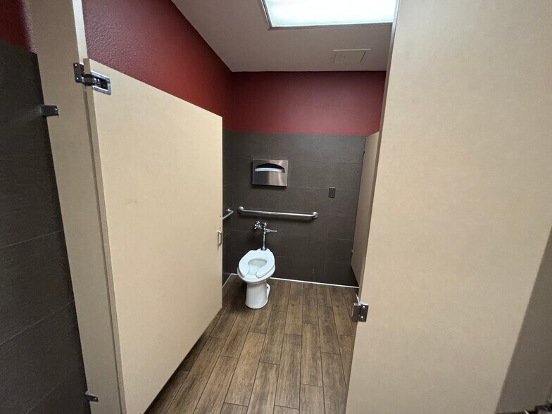 More Photos Of 5312 Old Redwood Hwy, Petaluma Restaurant For Sale