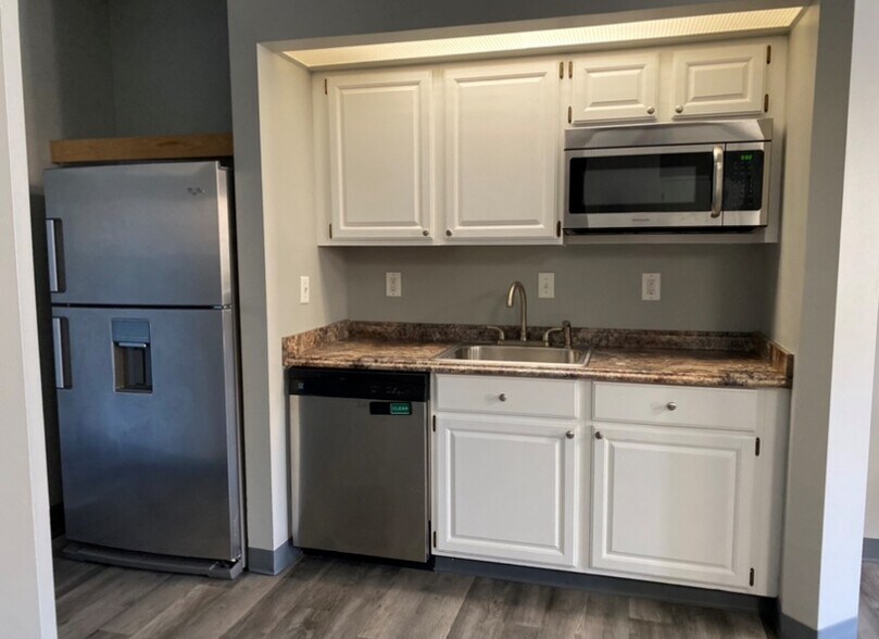 More Photos Of 36887 Schoolcraft Rd, Livonia Coworking Space