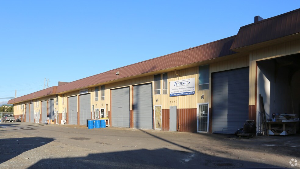 More Photos Of 2330 Tyner St, Port Coquitlam Warehouse For Sale