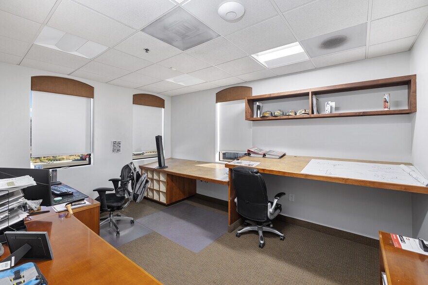 More Photos Of 9902 Channel Rd, Lakeside Light Manufacturing For Lease