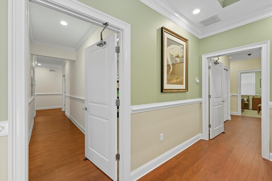 More Photos Of 2565 Barrington Cir, Tallahassee Office For Sale