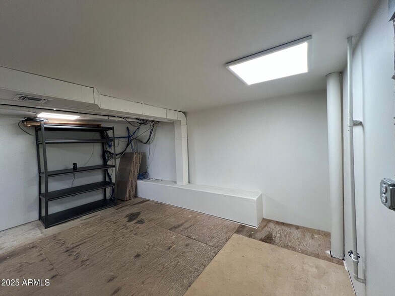 More Photos Of 16835 N Park Pl, Glendale Unknown For Lease