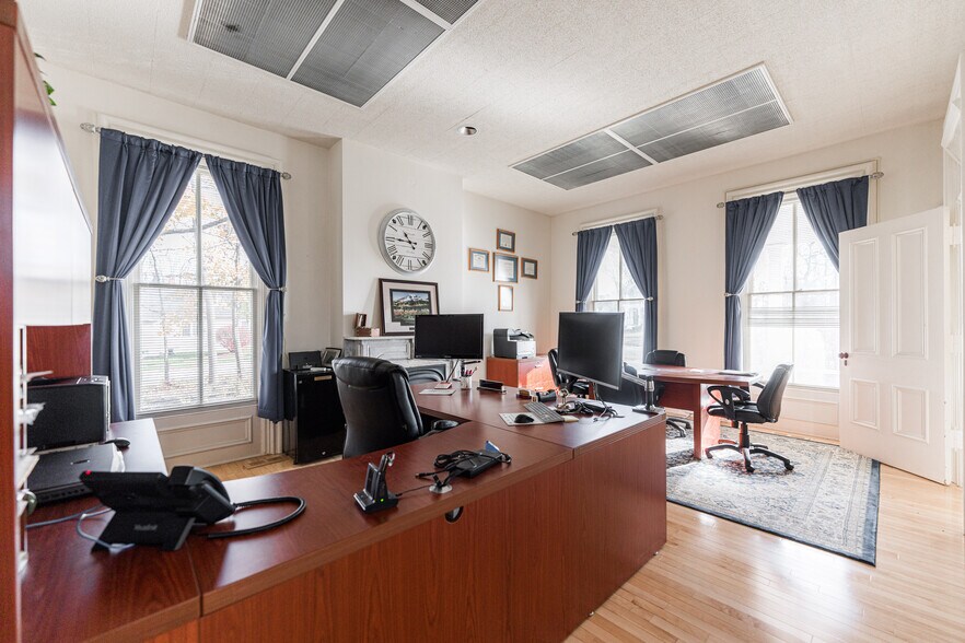 More Photos Of 223 E State St, Geneva Office For Sale