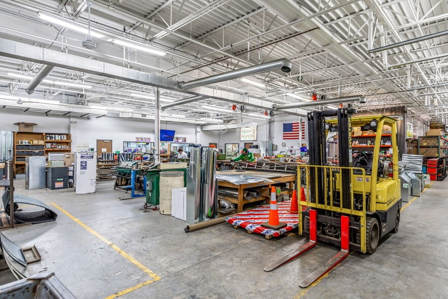 More Photos Of 4631 N Saint Peters Pky, Saint Peters Flex For Sale