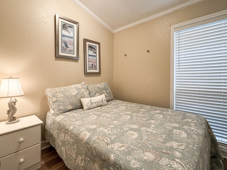 More Photos Of 309 Water St, Apalachicola Marina For Sale