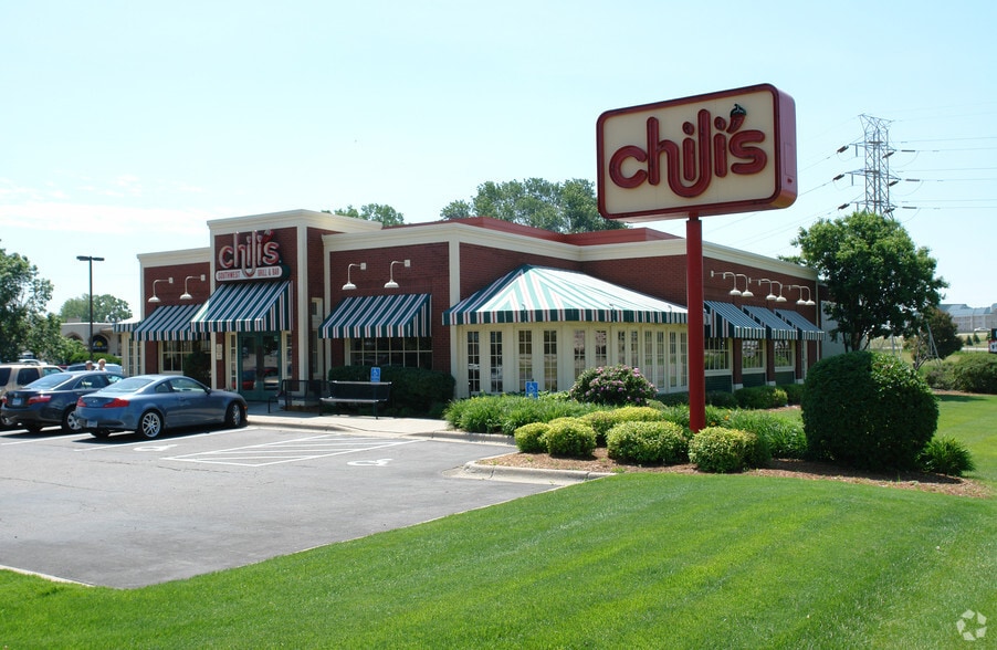 More Photos Of 7801 Normandale Blvd, Minneapolis Restaurant For Lease