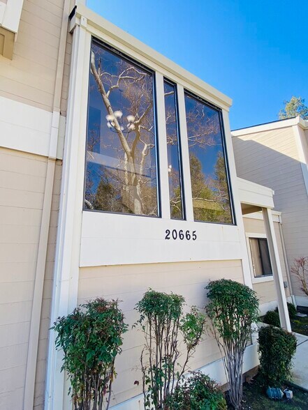 More Photos Of 20665 4th St, Saratoga Loft Creative Space For Lease