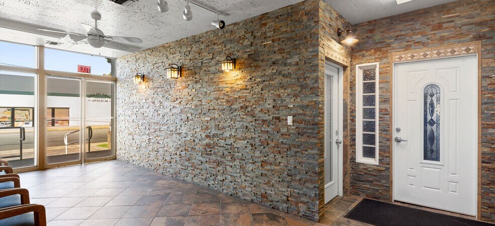More Photos Of 2920 H St, Bakersfield Medical For Lease