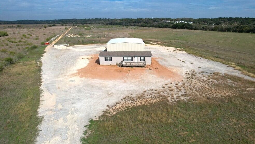 More Photos Of 3153 W Ammann Rd, Bulverde Light Manufacturing For Lease