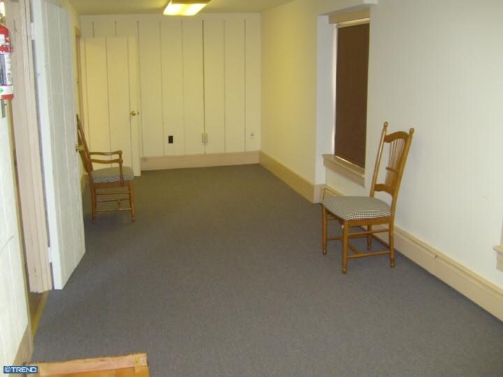 More Photos Of 46 Hilltown Pike, Line Lexington Office For Sale