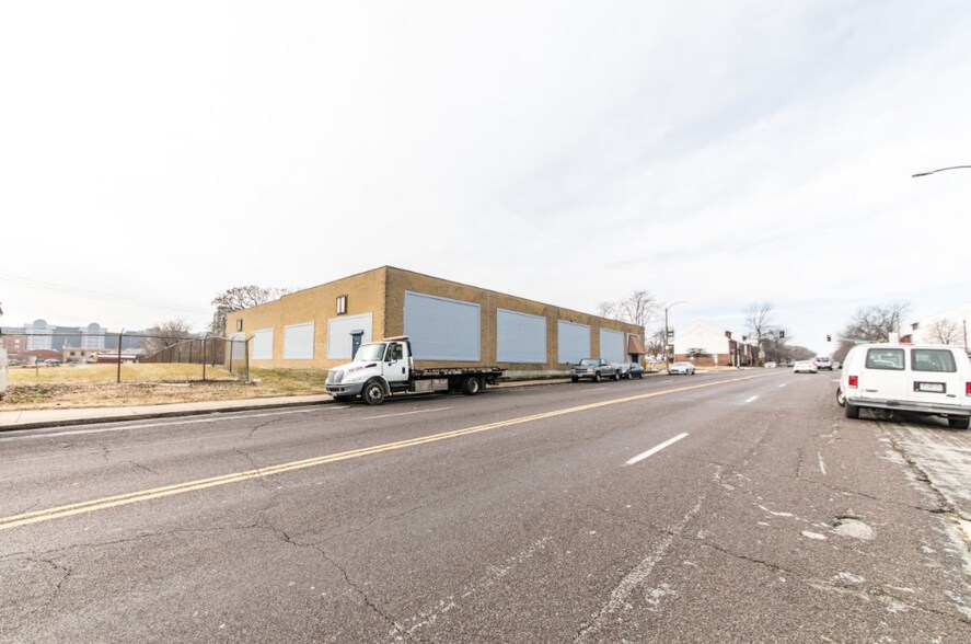 More Photos Of 2730 Delmar Blvd, Saint Louis Warehouse For Lease