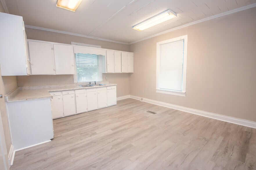 More Photos Of 707 W Phifer St, Monroe Apartments For Sale