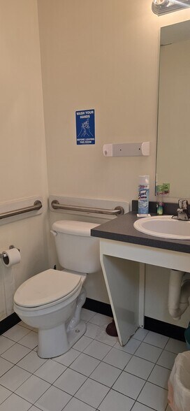 More Photos Of 100 Governors Trace, Fayetteville Office For Lease